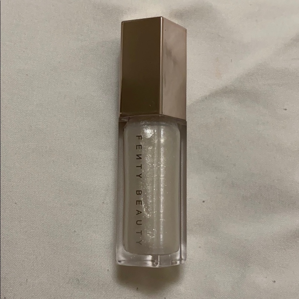 Fenty Beauty gloss bomb diamond milk